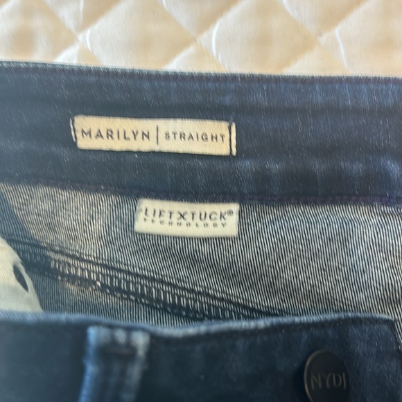 A great pair of blue jeans - Picture 2 of 3